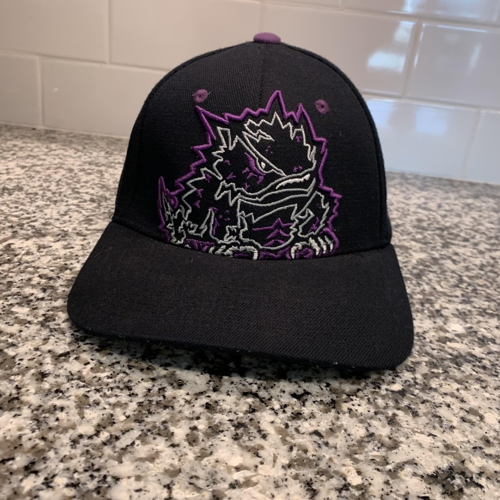 TCU Horned‎ Frogs Hat Cap Fitted Mens Small Black Football Zephyr Acrylic Blend